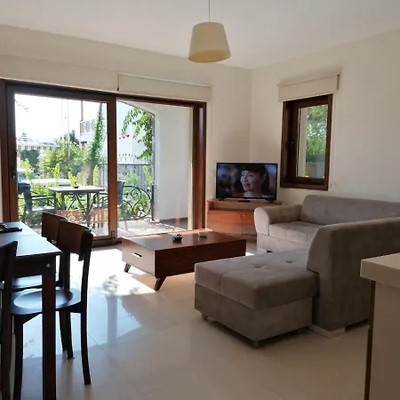 Denize 300m Deniz Manzarali Havuzlu 2+1 Daire بودروم
